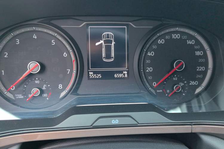 Used Volkswagen Tharu 2020 280TSI Two-Wheel Drive Luxury Plus Version China VI Standard Odometer Close Up