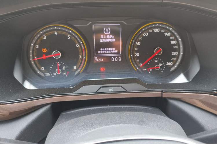 Used Volkswagen Tharu 2020 280TSI Two-Wheel Drive Luxury Plus Version China VI Standard Odometer Close Up