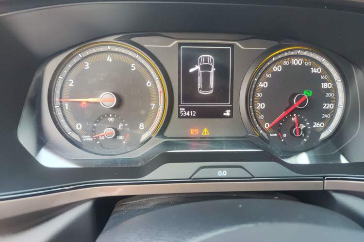 Used Volkswagen Tharu 2020 280TSI Two-Wheel Drive Luxury Plus Version China VI Standard Odometer Close Up