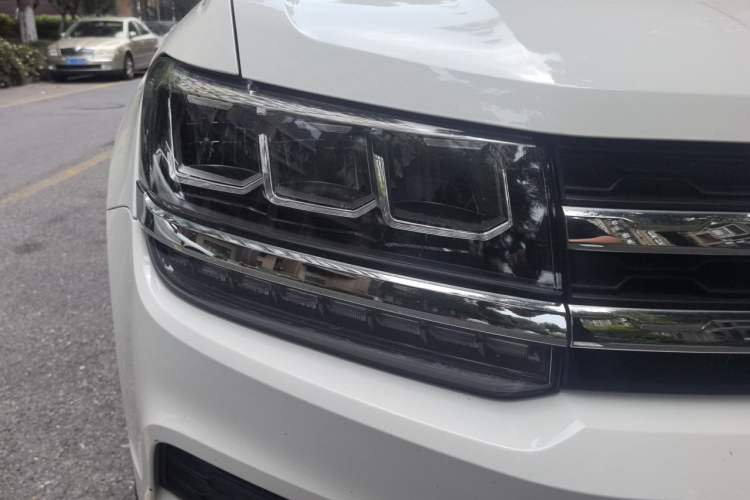 Used Volkswagen Tharu 2020 280TSI Two-Wheel Drive Comfort Edition China VI Standard Right Front Headlight