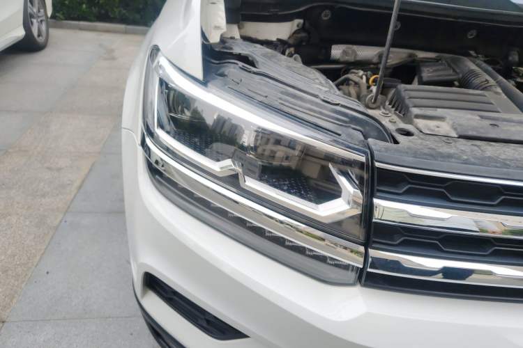 Used Volkswagen Tharu 2020 280TSI Two-Wheel Drive Luxury Plus Version China VI Standard Right Front Headlight