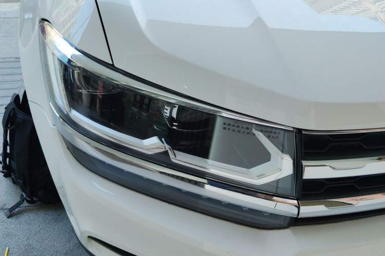 Used Volkswagen Tharu 2020 280TSI Two-Wheel Drive Luxury Plus Version China VI Standard Right Front Headlight