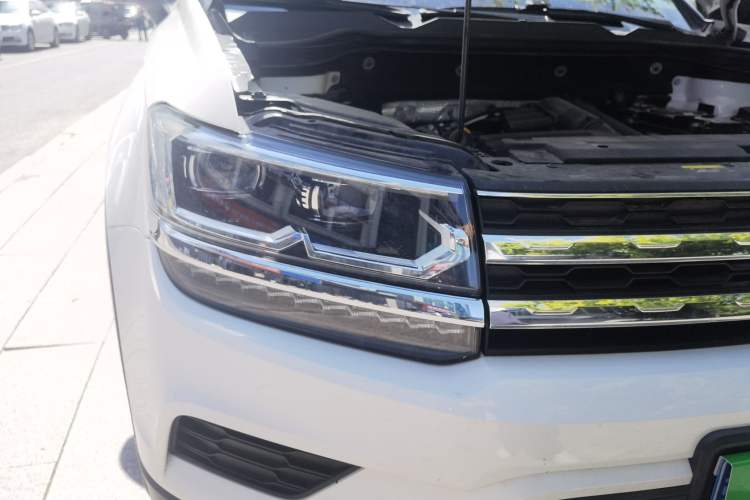 Used Volkswagen Tharu 2020 280TSI Two-Wheel Drive Luxury Plus Version China VI Standard Right Front Headlight