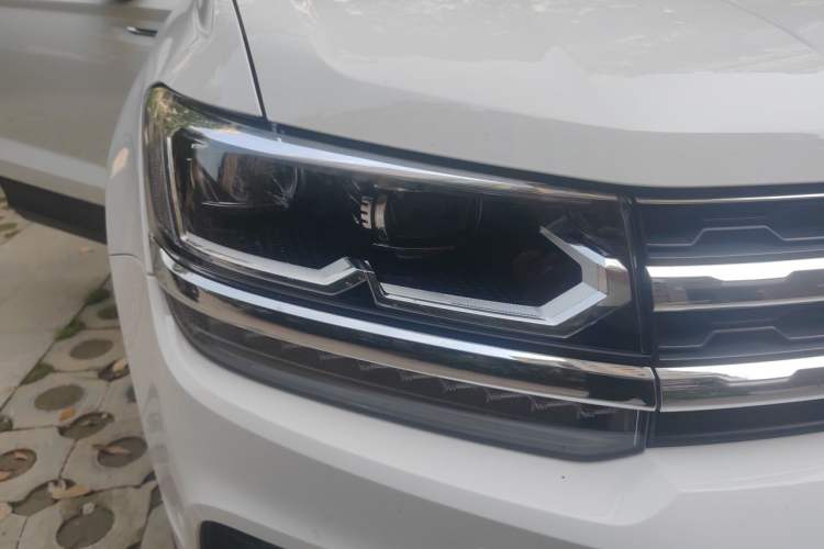 Used Volkswagen Tharu 2020 280TSI Two-Wheel Drive Luxury Edition China VI Standard Right Front Headlight