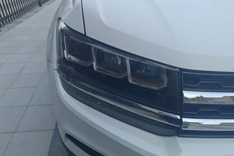 Used Volkswagen Tharu 2020 280TSI Two-Wheel Drive Comfort Edition China VI Standard Right Front Headlight