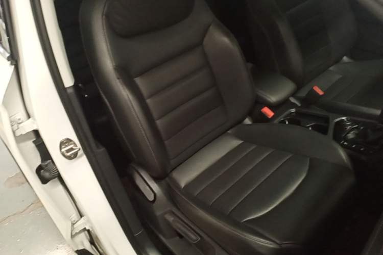 Used Volkswagen Tharu 2020 Revised Version 330TSI Four-Wheel Drive Flagship Edition China VI Right Front Seat