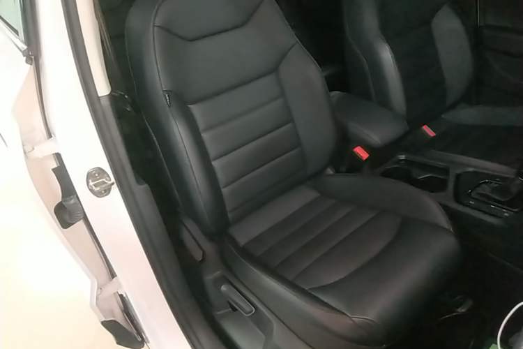 Used Volkswagen Tharu 2020 280TSI Two-Wheel Drive Luxury Plus Version China VI Standard Right Front Seat
