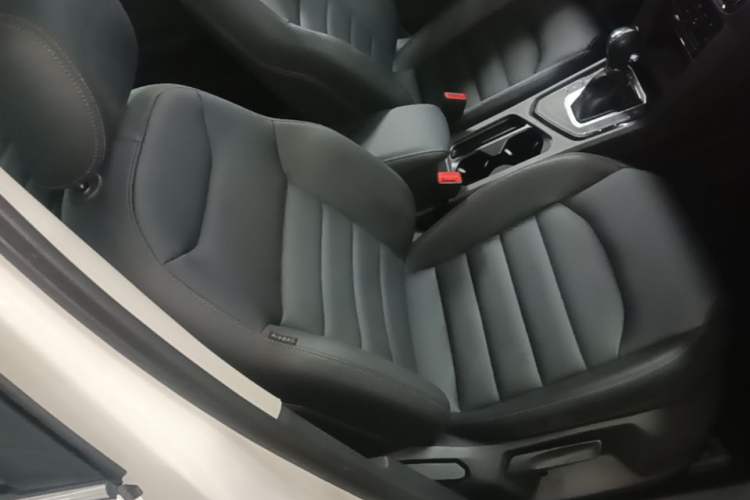Used Volkswagen Tharu 2020 280TSI Two-Wheel Drive Luxury Plus Version China VI Standard Right Front Seat