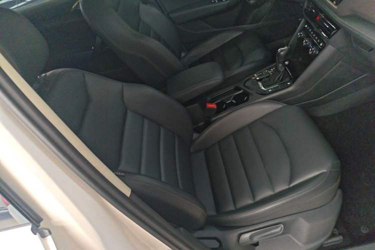 Used Volkswagen Tharu 2020 280TSI Two-Wheel Drive Luxury Edition China VI Standard Right Front Seat