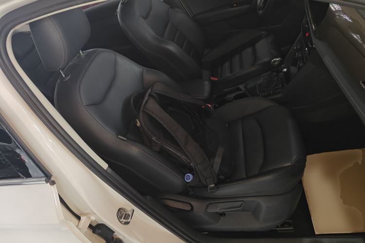 Used Volkswagen Tharu 2020 280TSI Two-Wheel Drive Luxury Edition China VI Standard Right Front Seat