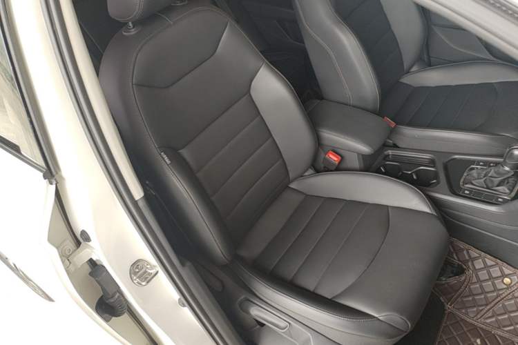 Used Volkswagen Tharu 2020 280TSI Two-Wheel Drive Luxury Edition China VI Standard Right Front Seat