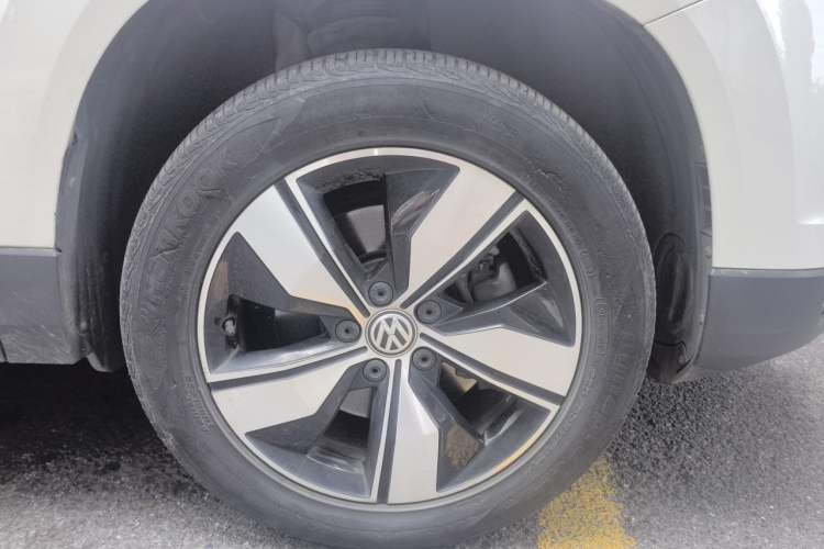 Used Volkswagen Tharu 2020 280TSI Two-Wheel Drive Comfort Edition China VI Standard Right Front Wheel Hub