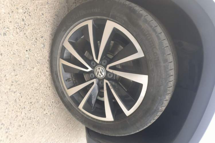 Used Volkswagen Tharu 2020 280TSI Two-Wheel Drive Luxury Plus Version China VI Standard Right Front Wheel Hub