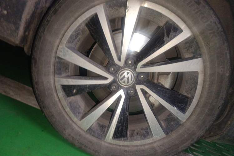 Used Volkswagen Tharu 2020 280TSI Two-Wheel Drive Luxury Edition China VI Standard Right Front Wheel Hub