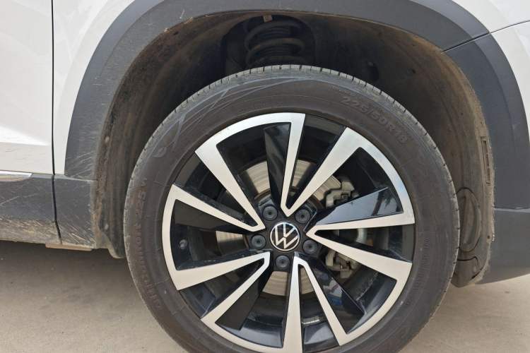 Used Volkswagen Tharu 2020 280TSI Two-Wheel-Drive Flagship Version China VI Right Front Wheel Hub
