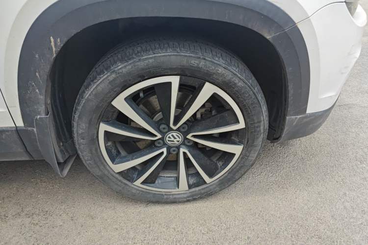 Used Volkswagen Tharu 2020 280TSI Two-Wheel Drive Luxury Edition China VI Standard Right Front Wheel Hub