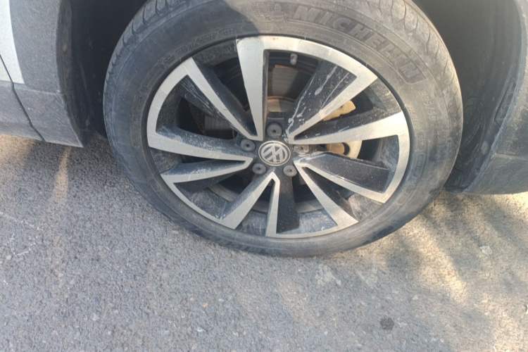 Used Volkswagen Tharu 2020 Restyled 330TSI Four-Wheel Drive Luxury Edition China VI Standard Right Front Wheel Hub