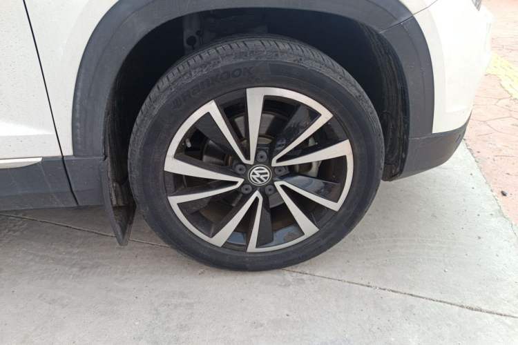 Used Volkswagen Tharu 2020 280TSI Two-Wheel Drive Luxury Edition China VI Standard Right Front Wheel Hub