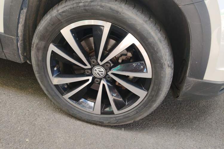Used Volkswagen Tharu 2020 280TSI Two-Wheel Drive Luxury Plus Version China VI Standard Right Front Wheel Hub