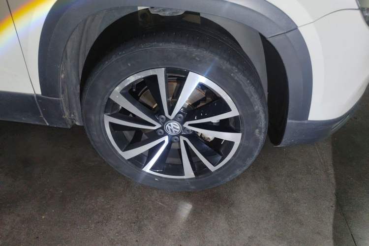 Used Volkswagen Tharu 2020 280TSI Two-Wheel Drive Luxury Plus Version China VI Standard Right Front Wheel Hub