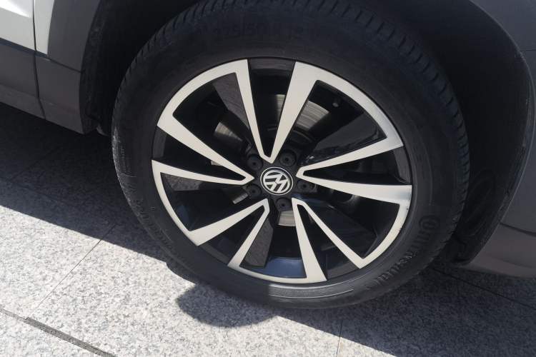 Used Volkswagen Tharu 2020 280TSI Two-Wheel Drive Luxury Plus Version China VI Standard Right Front Wheel Hub