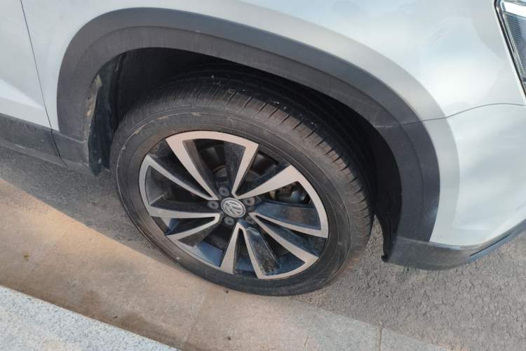 Used Volkswagen Tharu 2020 280TSI Two-Wheel Drive Luxury Plus Version China VI Standard Right Front Wheel Hub