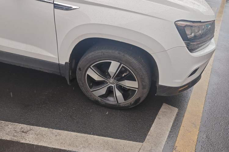 Used Volkswagen Tharu 2020 280TSI Two-Wheel Drive Comfort Edition China VI Standard Right Front Wheel Hub