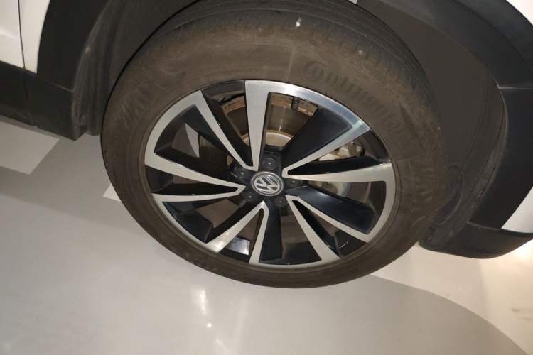 Used Volkswagen Tharu 2020 330TSI Four-Wheel Drive Flagship Version China VI Standard Right Front Wheel Hub