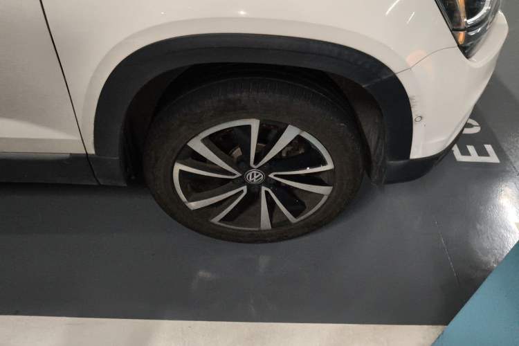Used Volkswagen Tharu 2020 280TSI Two-Wheel-Drive Flagship Version China VI Right Front Wheel Hub