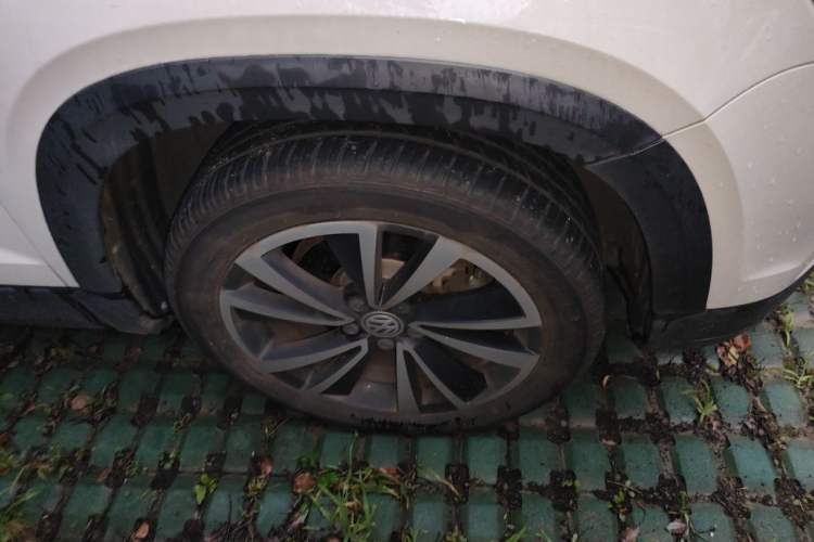 Used Volkswagen Tharu 2020 280TSI Two-Wheel Drive Luxury Edition China VI Standard Right Front Wheel Hub