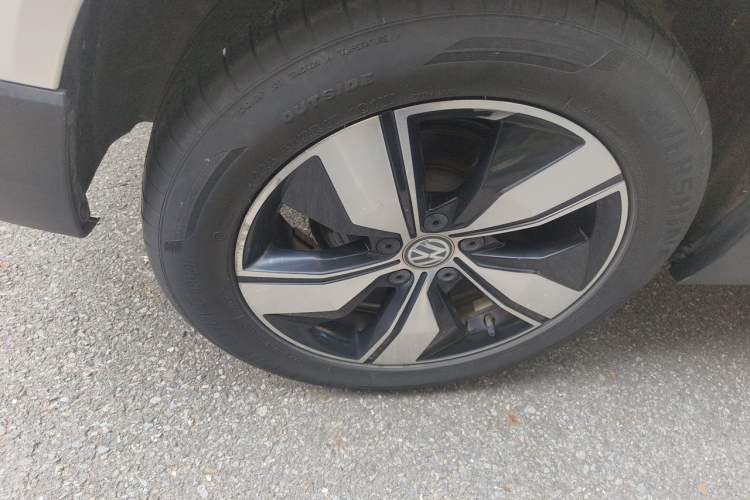 Used Volkswagen Tharu 2020 280TSI Two-Wheel Drive Comfort Edition China VI Standard Right Front Wheel Hub