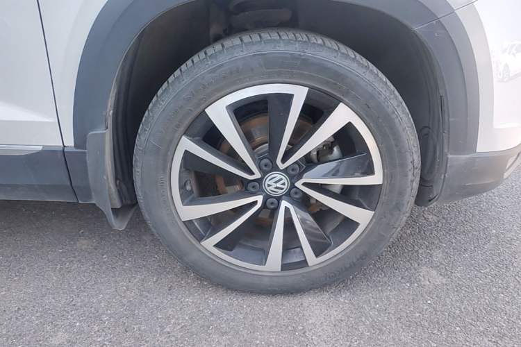 Used Volkswagen Tharu 2020 330TSI All-Wheel-Drive Luxury Edition China VI Standard Right Front Wheel Hub