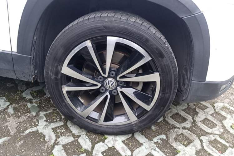 Used Volkswagen Tharu 2020 280TSI Two-Wheel-Drive Flagship Version China VI Right Front Wheel Hub