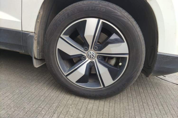 Used Volkswagen Tharu 2020 280TSI Two-Wheel Drive Comfort Edition China VI Standard Right Front Wheel Hub