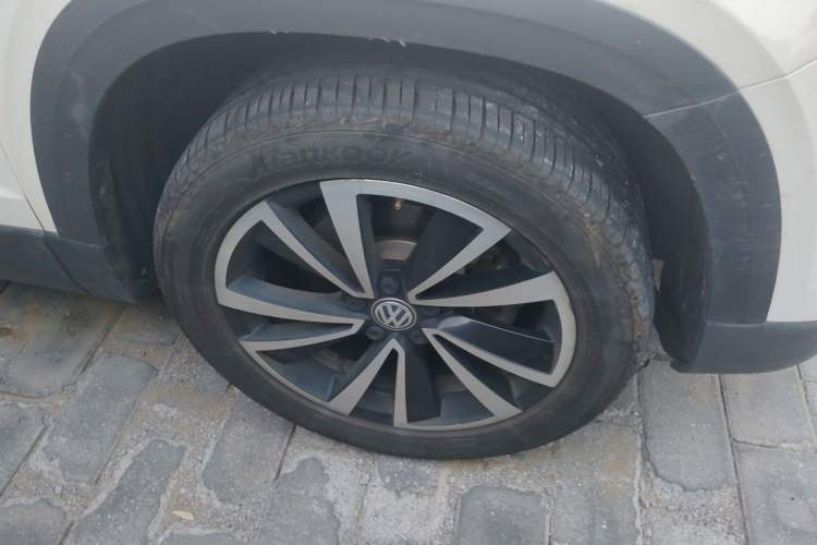 Used Volkswagen Tharu 2020 280TSI Two-Wheel Drive Luxury Plus Version China VI Standard Right Front Wheel Hub