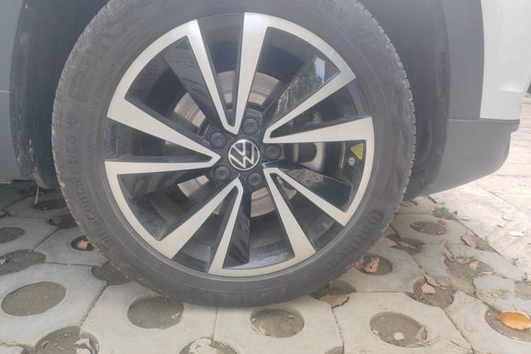 Used Volkswagen Tharu 2020 280TSI Two-Wheel Drive Luxury Edition China VI Standard Right Front Wheel Hub