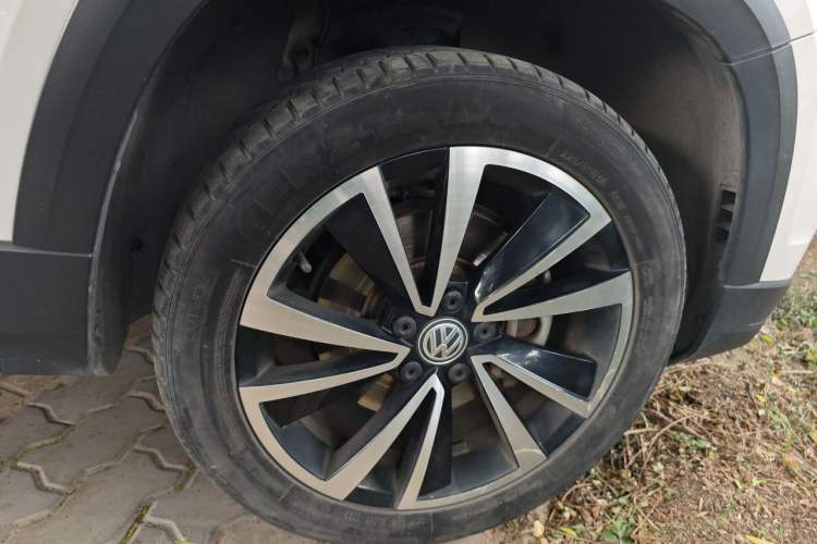 Used Volkswagen Tharu 2020 280TSI Two-Wheel Drive Luxury Plus Version China VI Standard Right Front Wheel Hub