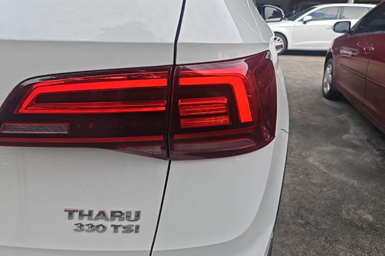 Used Volkswagen Tharu 2020 330TSI All-Wheel-Drive Luxury Edition China VI Standard Right Rear Taillight
