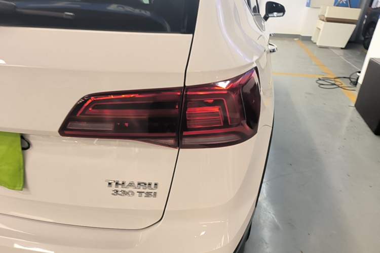 Used Volkswagen Tharu 2020 330TSI All-Wheel-Drive Luxury Edition China VI Standard Right Rear Taillight