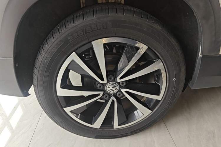 Used Volkswagen Tharu 2020 280TSI Two-Wheel Drive Luxury Edition China VI Standard Right Rear Wheel Hub