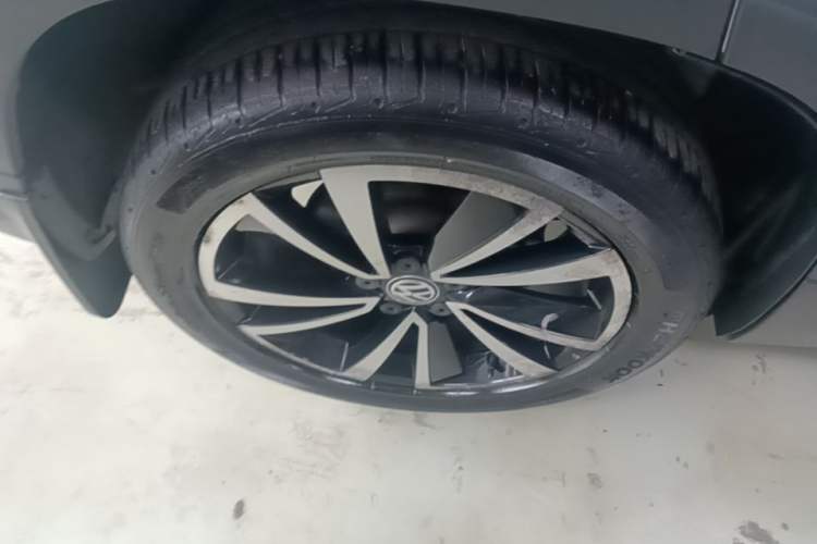 Used Volkswagen Tharu 2020 280TSI Two-Wheel Drive Luxury Plus Version China VI Standard Right Rear Wheel Hub