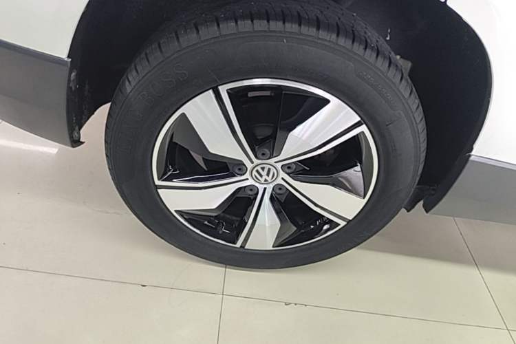 Used Volkswagen Tharu 2020 280TSI Two-Wheel Drive Comfort Edition China VI Standard Right Rear Wheel Hub