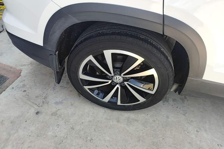 Used Volkswagen Tharu 2020 280TSI Two-Wheel Drive Luxury Plus Version China VI Standard Right Rear Wheel Hub