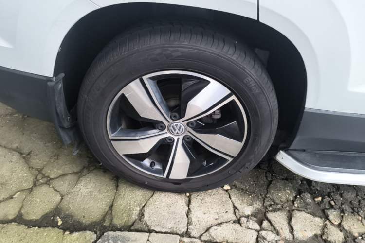 Used Volkswagen Tharu 2020 280TSI Two-Wheel Drive Comfort Edition China VI Standard Right Rear Wheel Hub