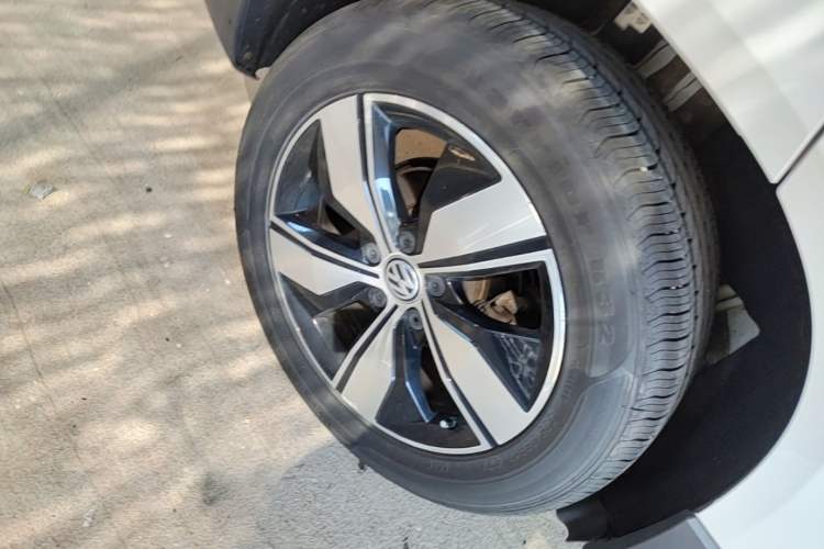 Used Volkswagen Tharu 2020 280TSI Two-Wheel Drive Comfort Edition China VI Standard Right Rear Wheel Hub