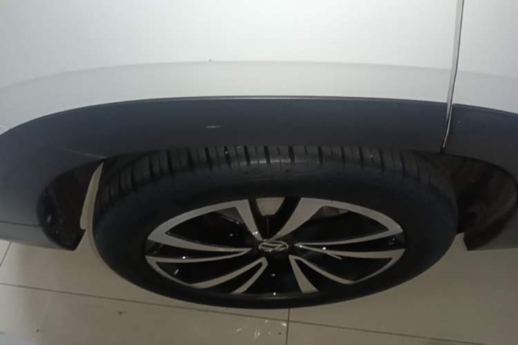Used Volkswagen Tharu 2020 280TSI Two-Wheel Drive Luxury Plus Version China VI Standard Right Rear Wheel Hub