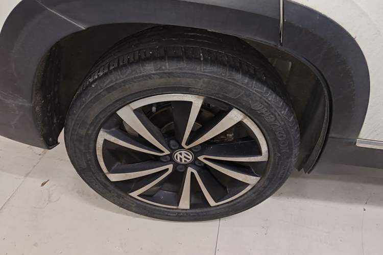 Used Volkswagen Tharu 2020 280TSI Two-Wheel Drive Luxury Plus Version China VI Standard Right Rear Wheel Hub