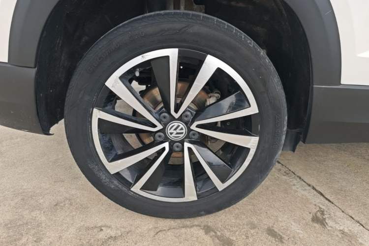 Used Volkswagen Tharu 2020 280TSI Two-Wheel Drive Luxury Edition China VI Standard Right Rear Wheel Hub