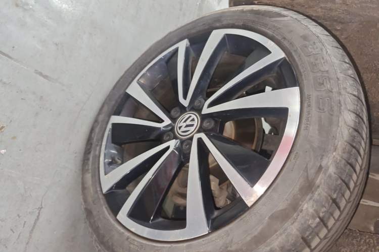 Used Volkswagen Tharu 2020 280TSI Two-Wheel Drive Luxury Plus Version China VI Standard Right Rear Wheel Hub