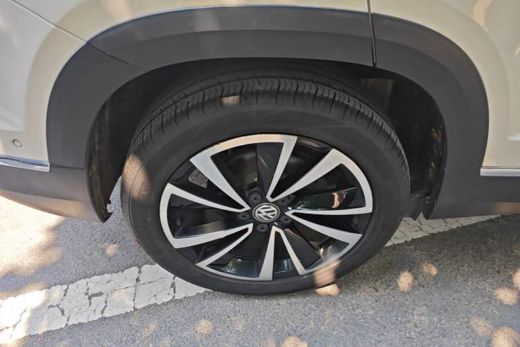 Used Volkswagen Tharu 2020 280TSI Two-Wheel-Drive Flagship Version China VI Right Rear Wheel Hub